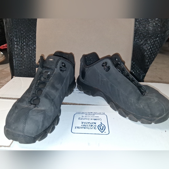 Mens 9.5 Black,  K-SWISS sneakers - Picture 1 of 4